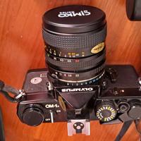 Olympus OM-1n più obiettivi e accessori 