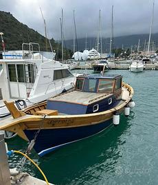 Gozzo 10 mt cabinato con skipper DAILY RENT