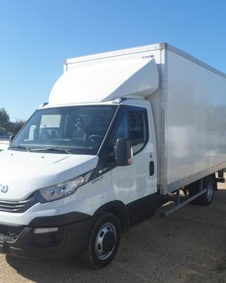 Iveco Daily 35c16 furgonatura con pedana