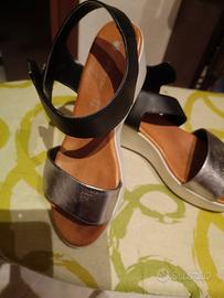 Sandali in pelle con zeppa