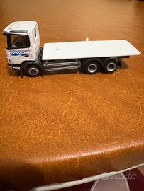 Modellino camion polizia