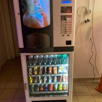 Distributore automatico bianchi caffe e snack