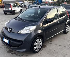 Peugeot 107 1.4 HDi 54cv 5p. Sweet Years NEOPATENT