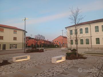 Locali commerciali piazza:negozi, uffici, garage