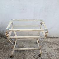 Carrello in ferro battuto con mensole 