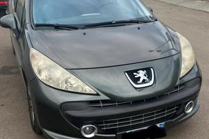 Peugeot 207 con gancio traino