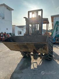 muletto Nobili 320 15 con benna