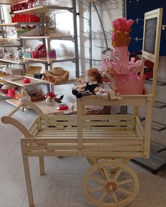 carrettino in legno  con lavagnetta 