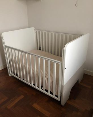 Lettino con doghe spondina regolabile
