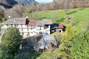 CASA SEMINDIPENDENTE A BARGE