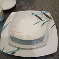 servizio di piatti e posate