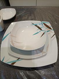 servizio di piatti e posate