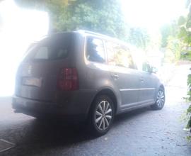 VOLKSWAGEN Touran - 2009