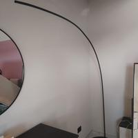 lampada LED da terra ad arco colore nero