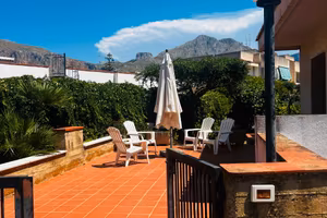 Villetta con giardino in centro