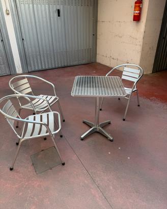 Tavolo + sedie da esterno