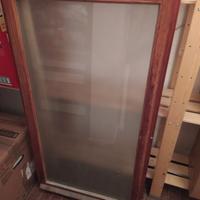 Finestra in douglasia da restaurare