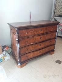 Canterano d'epoca mosso