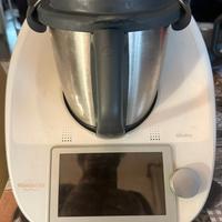 Bimby TM6  completo con accessori e ricettario