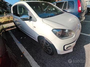 Volkswagen UP! allestimento High UP! 
