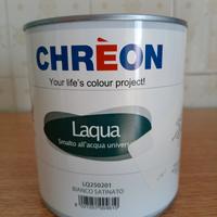 Colore  all' acqua verde chiaro.