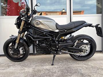 Benelli Leoncino 800