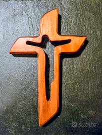 croci e oggettistica in legno fatta a mano