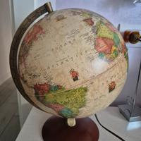 Mappamondo vintage da tavolo