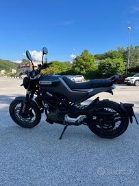 husqvarna 125 svartpilen 2021
