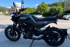 husqvarna 125 svartpilen 2021