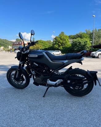 husqvarna 125 svartpilen 2021