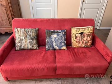 Divano letto matrimoniale 3 posti.