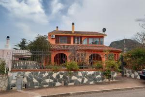 ZONA SANTA ROSA AMPIA CASA INDIPENDENTE
