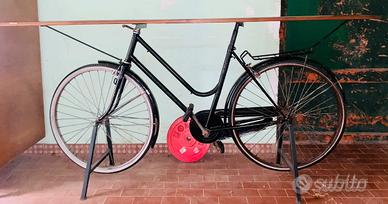 Bicicletta da arredamento industrial