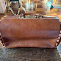 Valigietta elegante in vera pelle