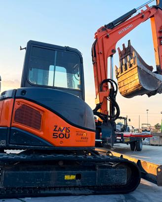 MINIESCAVATORE HITACHI ZAXIS 50U-2 USATO IN VENDIT
