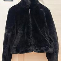 pellicia nera da donna