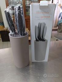 Set coltelli Brandani con ceppo universale.