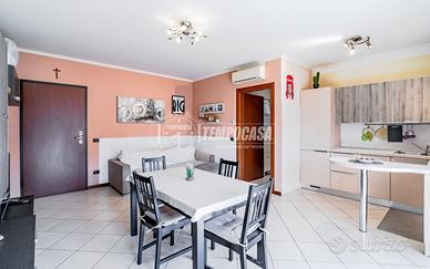 BILOCALE CON TERRAZZO E BOX