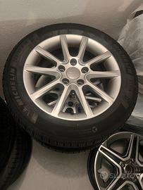 Cerchi seat 16 in lega con gomme neve 205 55 16