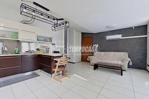 TRILOCALE CON TERRAZZO E BOX IN ZONA STAZIONE!!!