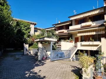 VILLA SINGOLA A CARUGATE