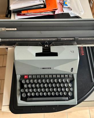 Macchina per scrivere OLIVETTI LEXIKON 80
