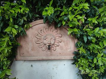 Conca con piedistallo e fontana in terracotta