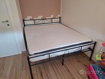 Materasso matrimoniale pari al nuovo