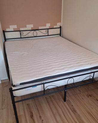 Materasso matrimoniale pari al nuovo