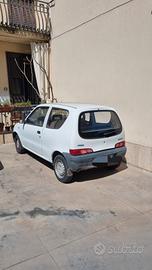  Fiat 600 anno 1999 .