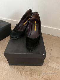 Scarpa in velluto con tacco basso