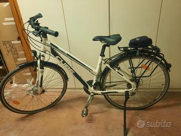 Bici da donna Lady 46 cm ibrida marca Cube