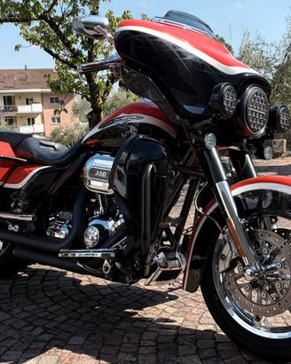 Harley-Davidson CVO Electra Glide Ultra Classic